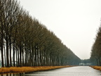 Le long d'un canal flandrien à Machelen(B)